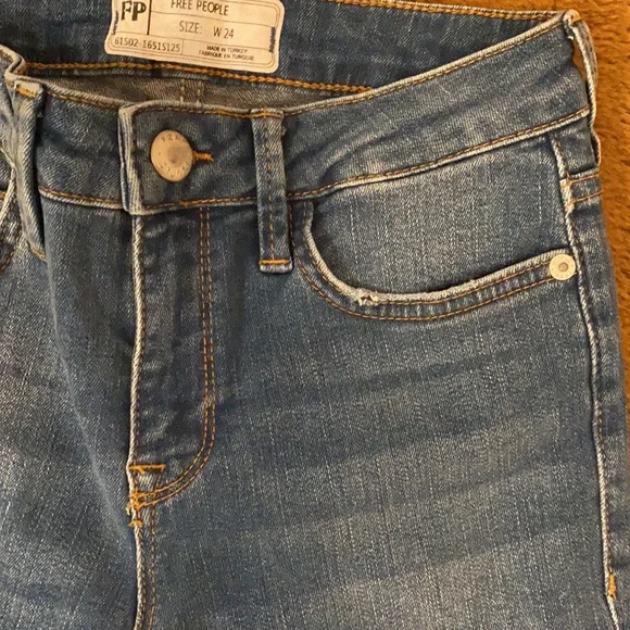 Free People high rise cropped jeans - Picture 6 of 8